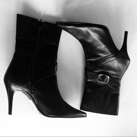 Guess leather boots 🌸💕💓 - Picture 2 of 7